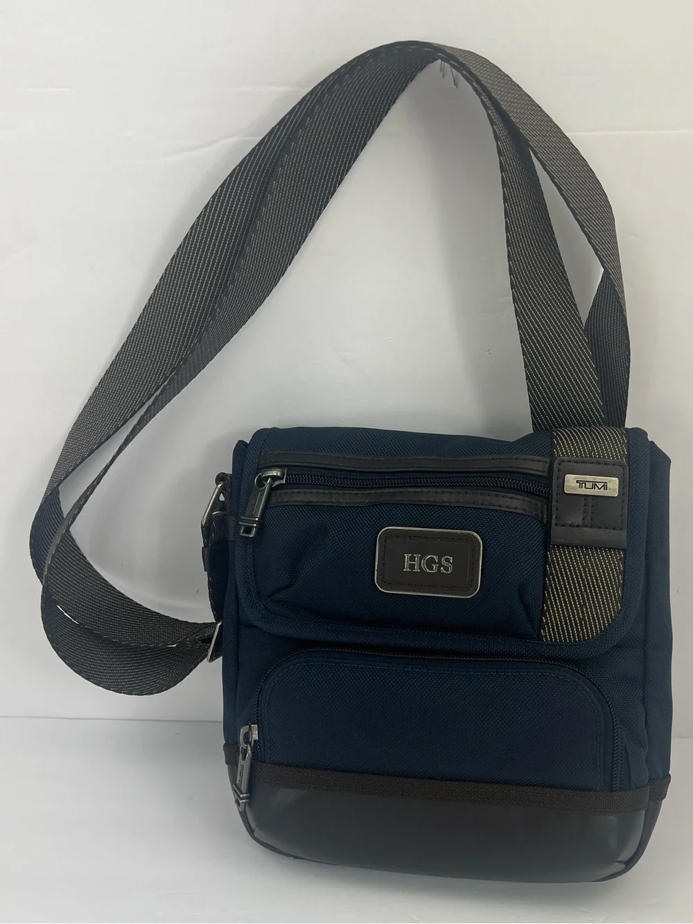 TUMI MESSENGER BAG CROSSBODY NYLON & LEATHER TRAVEL BAG NAVY/BROWN LOTS STORAGE